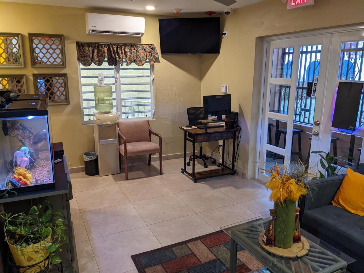 Midtown Guest House Σαρλότ Αμαλί Εξωτερικό φωτογραφία